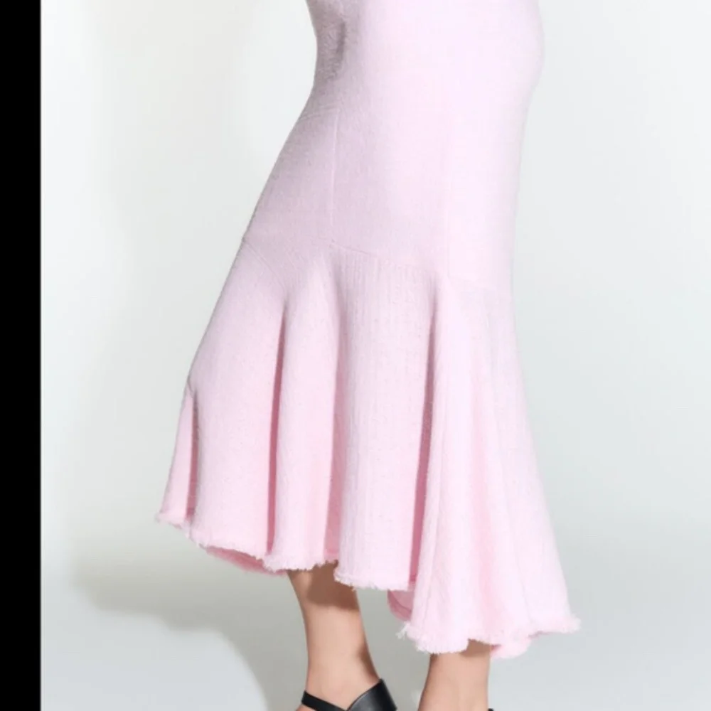 🩷 TEXTURED RUFFLED DRESS - Picture 13 of 14